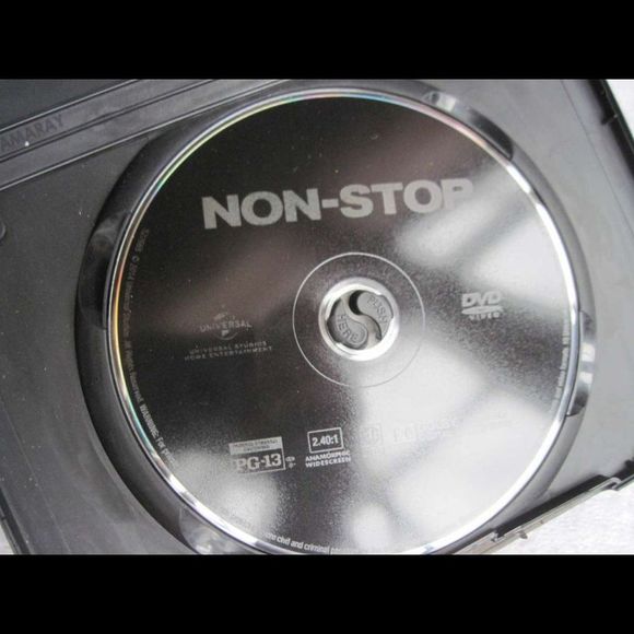 Non-Stop Liam Neeson Julianne Moore 2014 Flight Hijacked DVD Movie Bundle for $3 - Picture 4 of 7